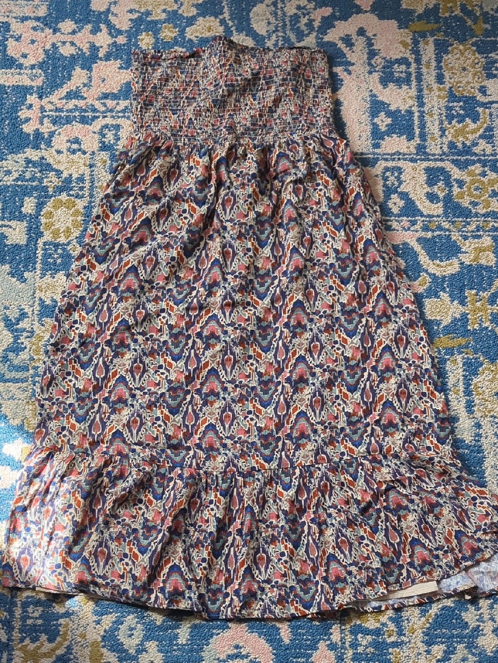 Evereve Laine Smocked Printed Midi Dress - L